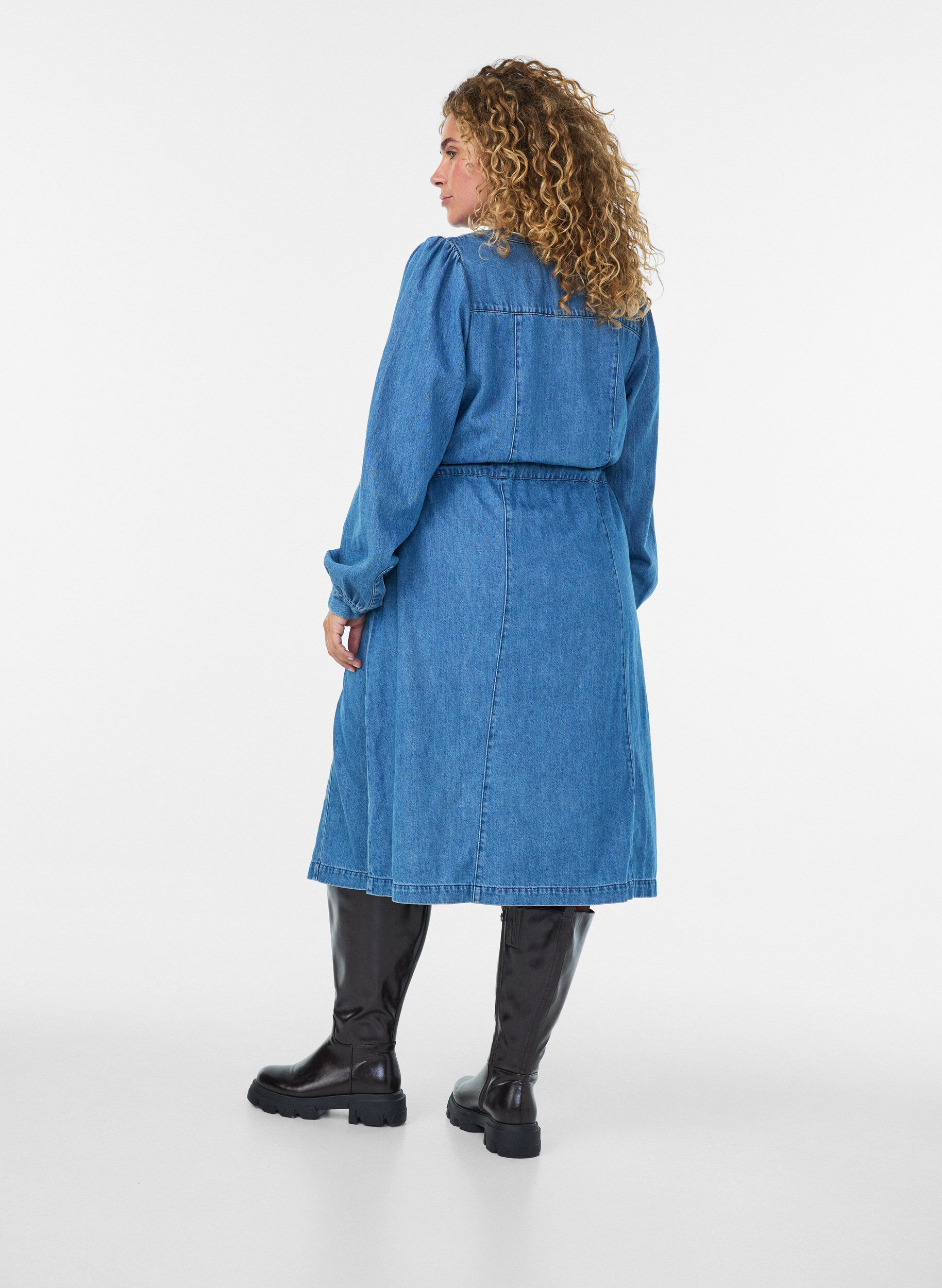 ZizzifashionDenim dress with V-neck and tie-belt, Light Blue, Model image number 2