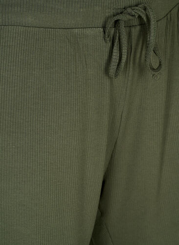 Loose-fitting viscose shorts with ribbing, Thyme, Packshot image number 2