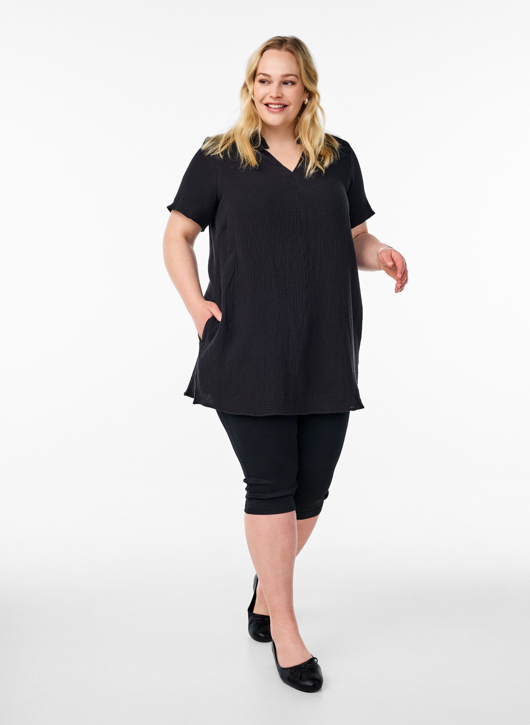Zizzifashion Cotton muslin tunic with short sleeves, Black, Model image number 1