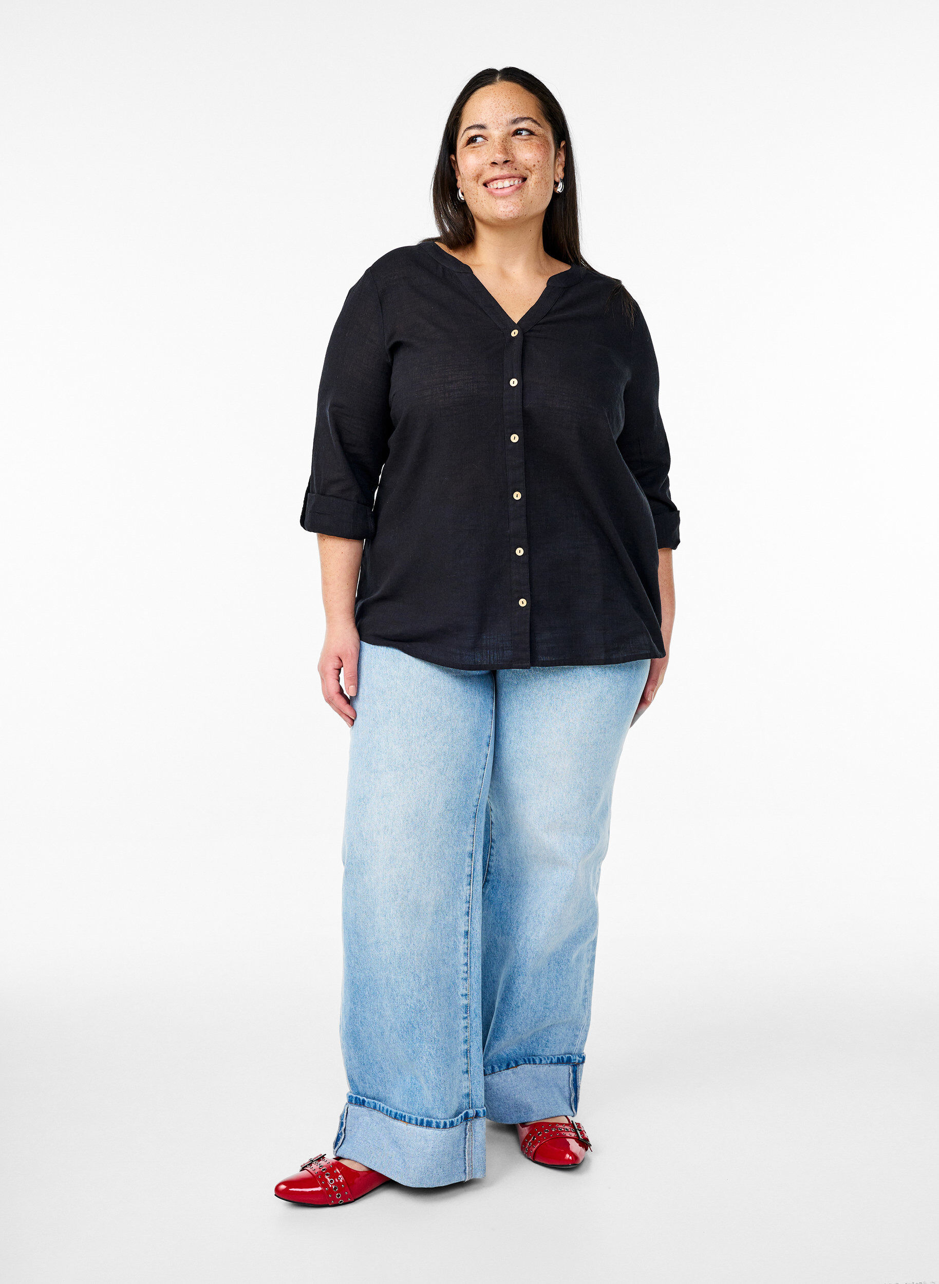 Zizzifashion Cotton shirt blouse with a v-neck, Black, Model image number 1