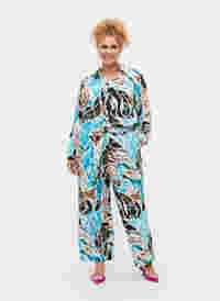 Loose trousers with print and pockets, Earth AOP, Model