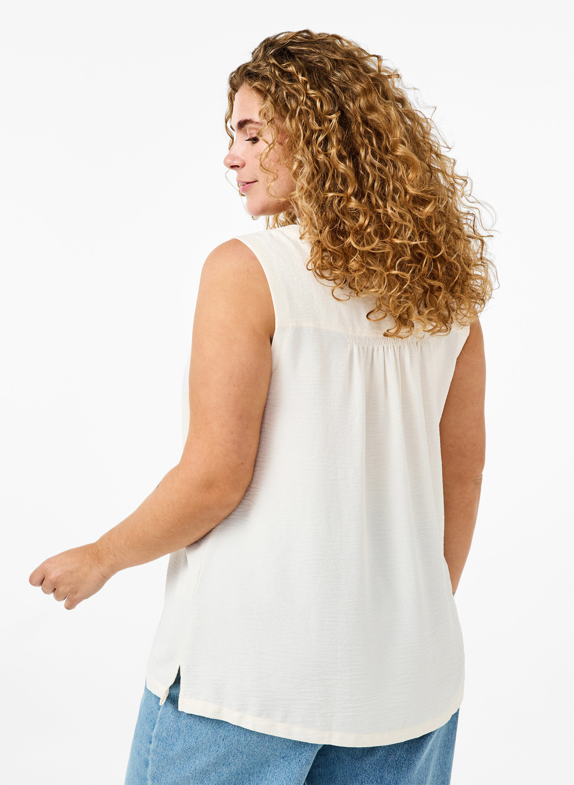 ZizzifashionSleeveless top with wrinkle details, Vanilla, Model image number 2