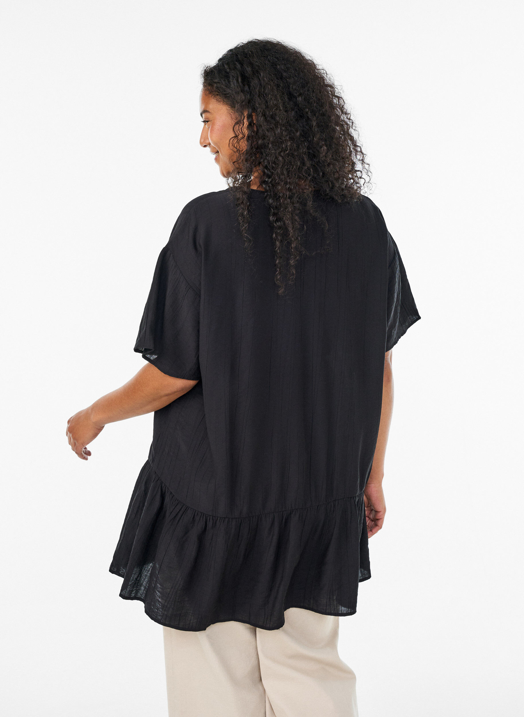 ZizzifashionLoose tunic with crinkled texture and ruffle hem, Black, Model image number 2