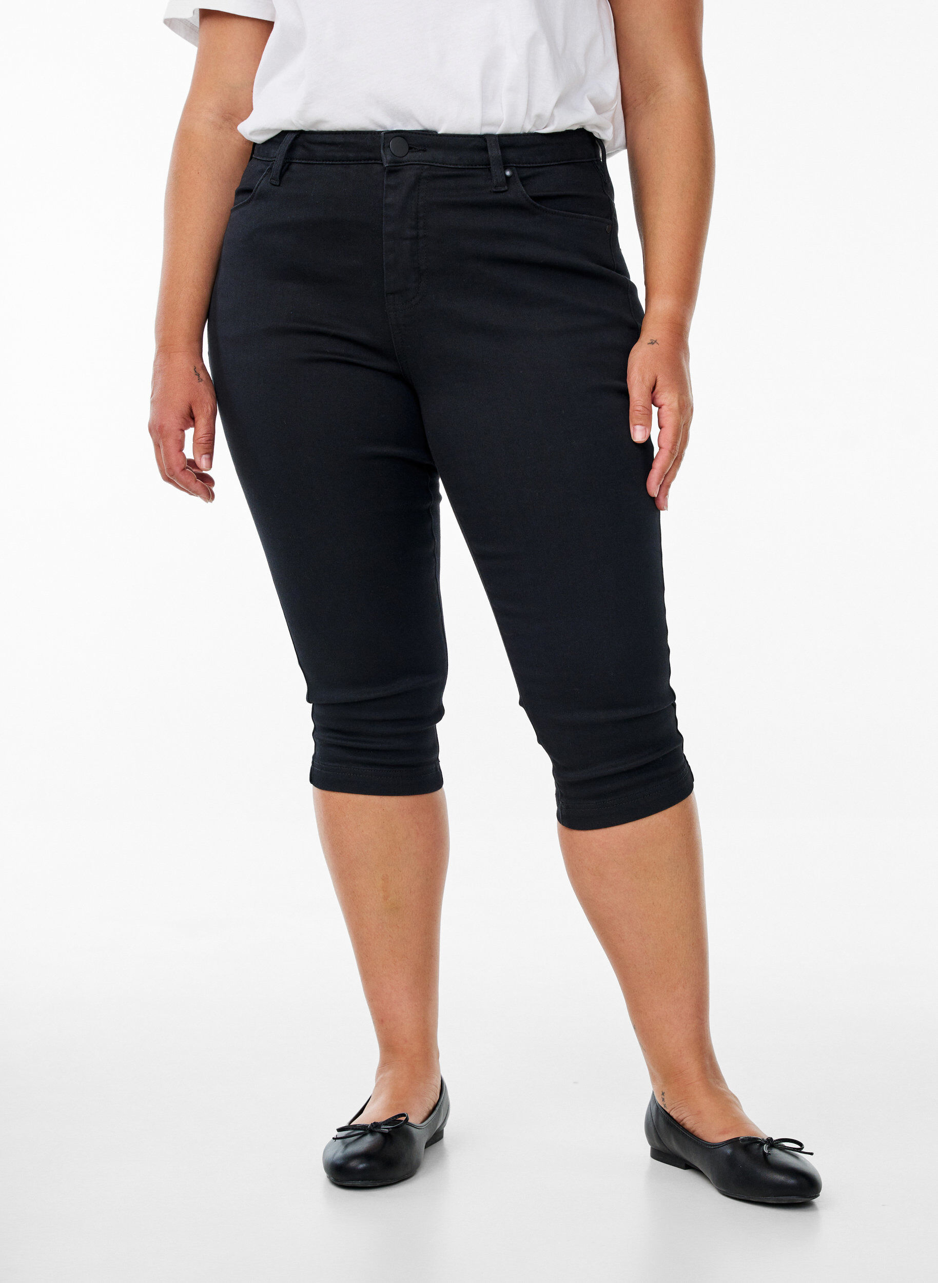 ZizzifashionHigh waisted Amy capri jeans with super slim fit, Black, Model image number 2