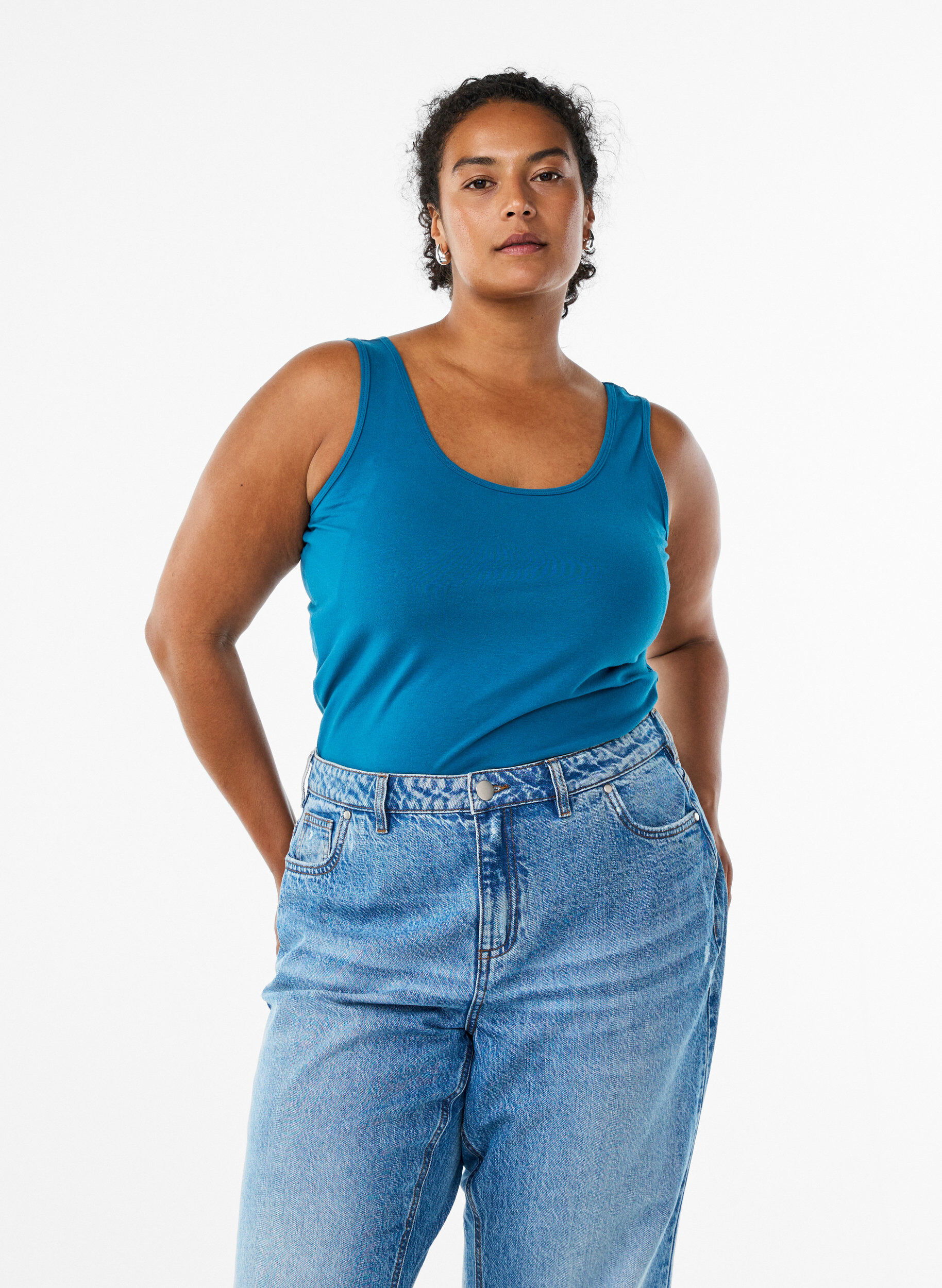 Solid color basic top in cotton, Petrol, Model