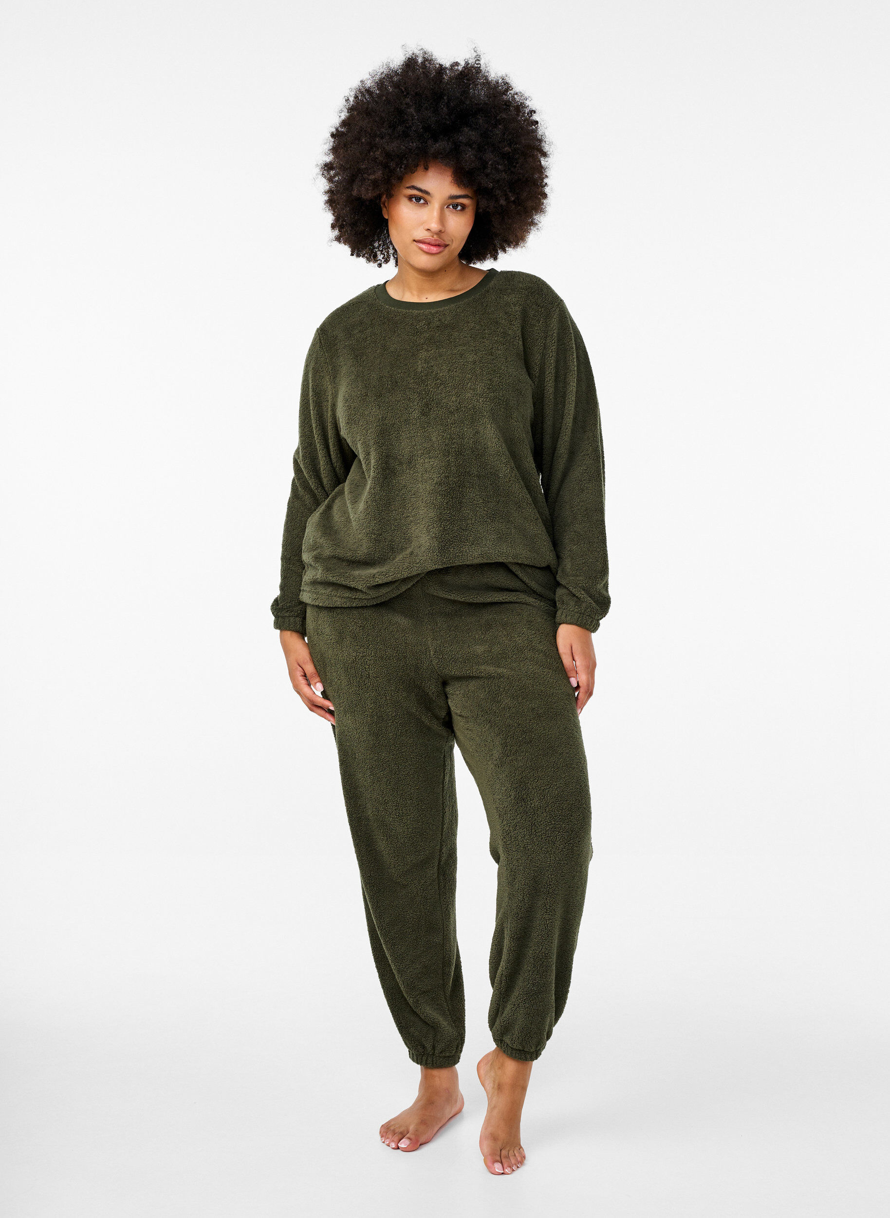 Zizzifashion Loose teddy blouse with round neck, Forest Night, Model image number 2