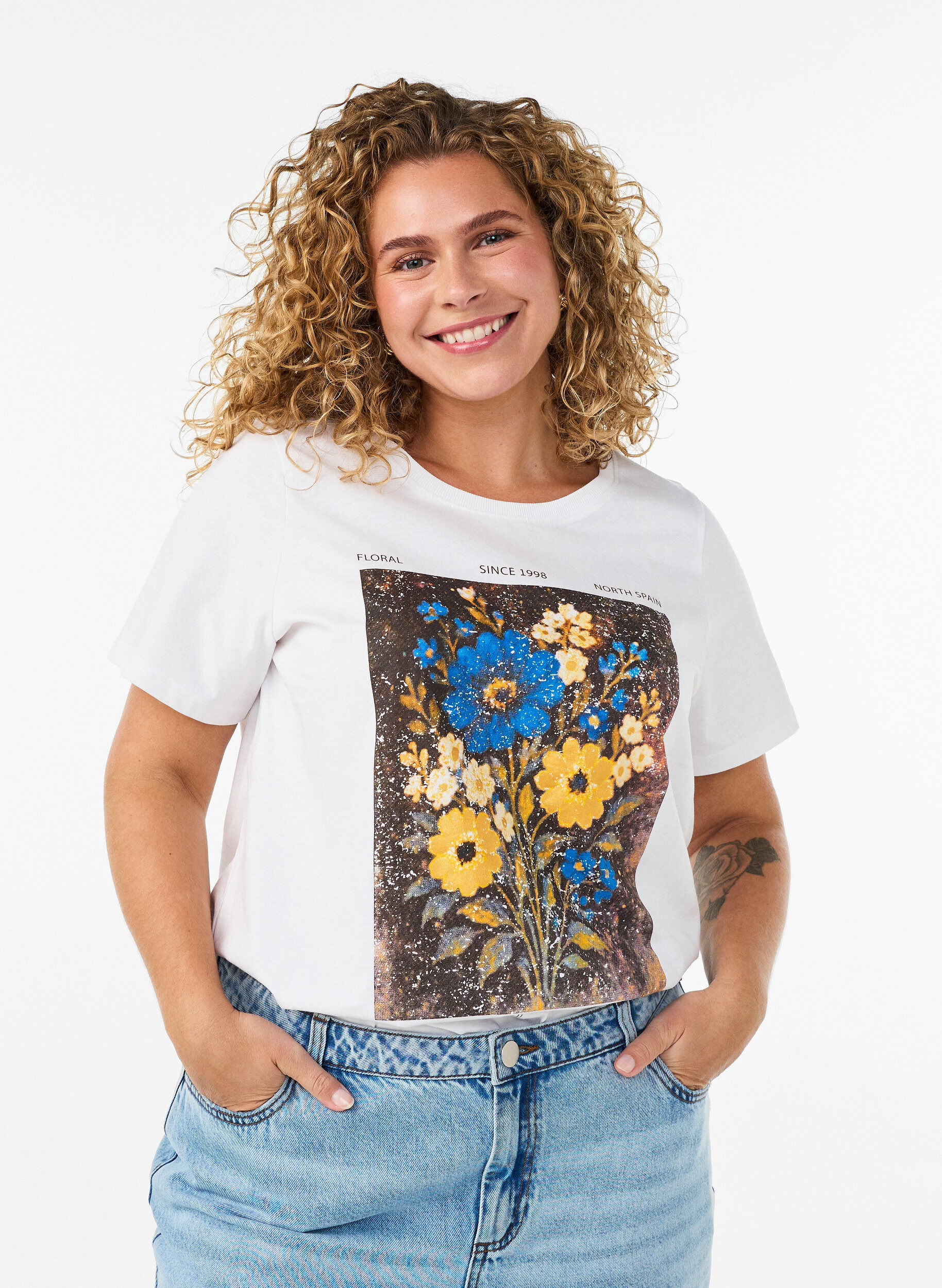 Cotton T-shirt with front print, White, Model