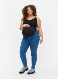 Maternity jeggings with back pockets, Blue denim, Model