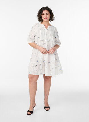 Short viscose dress with lace trim and A-line cut - Vanilla - Sz. L - Zizzifashion Short viscose dress with lace trim and A-line cut - Vanilla - Sz. L - Zizzifashion