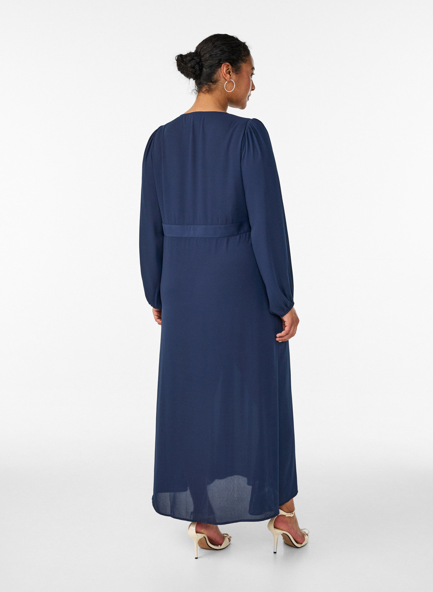 Zizzifashion Maxi dress with a wrap-over neckline and long sleeves, Blue, Model image number 1