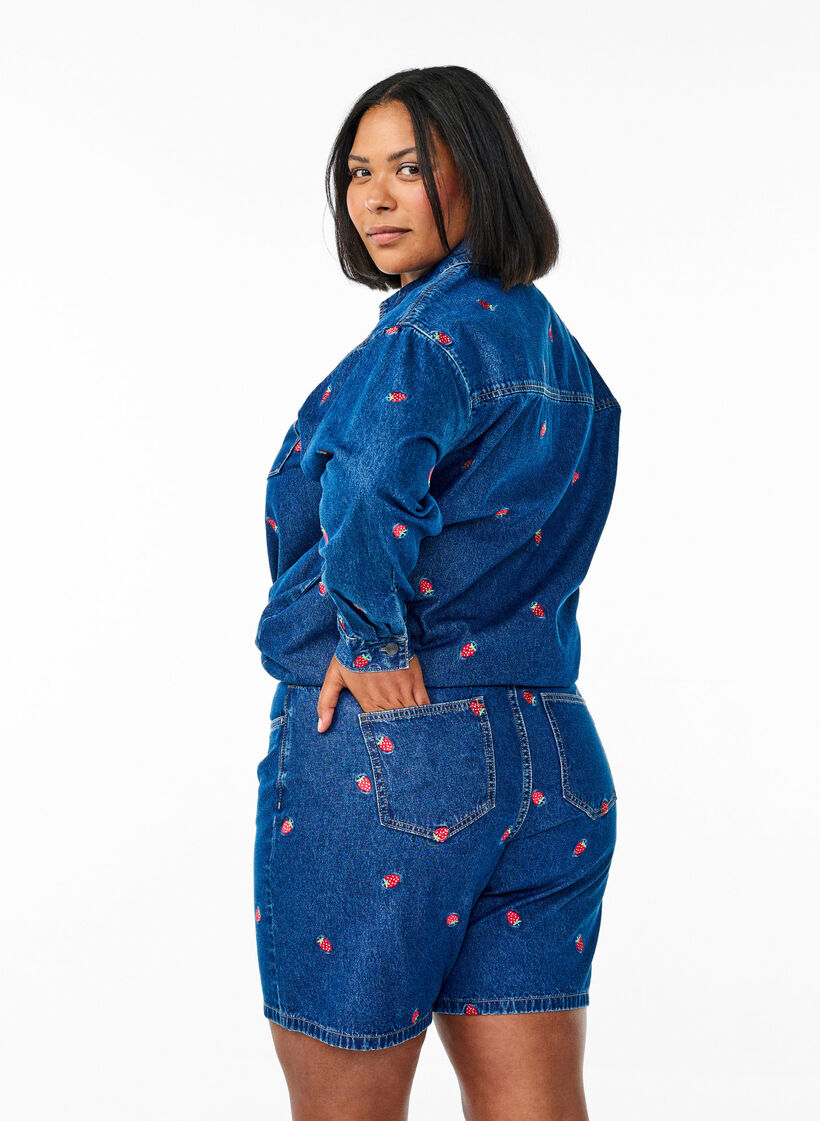 Denim shorts with embroidered strawberries, Blue, Model image number 1