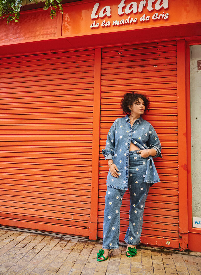 High waist Gemma jeans with daisies, Light Blue, Image image number 0