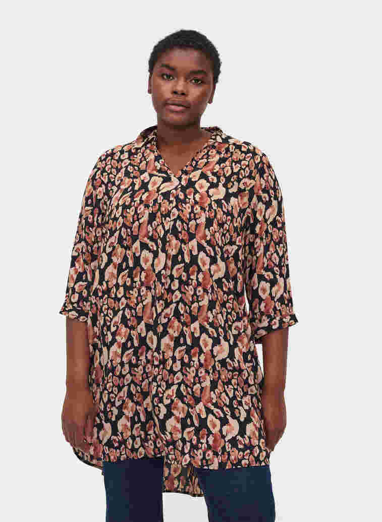 Printed viscose tunic with 3/4-length sleeves, Leo AOP, Model