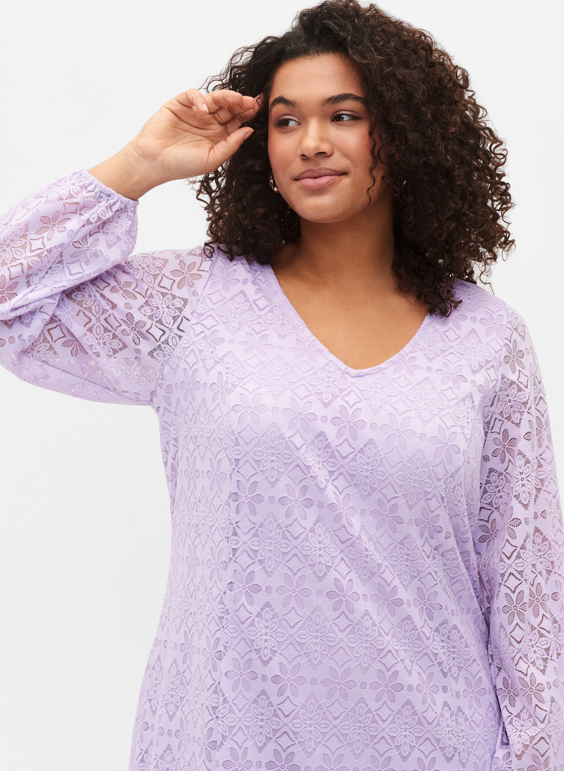 Zizzifashion Lace dress with v neck and long sleeves, Pastel Lilac, Model image number 2