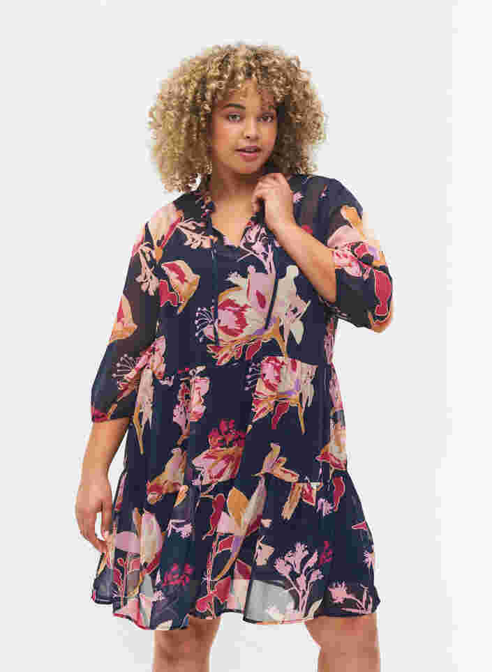 Floral tunic with 3/4 sleeves and ruffle collar, Big Flower AOP, Model