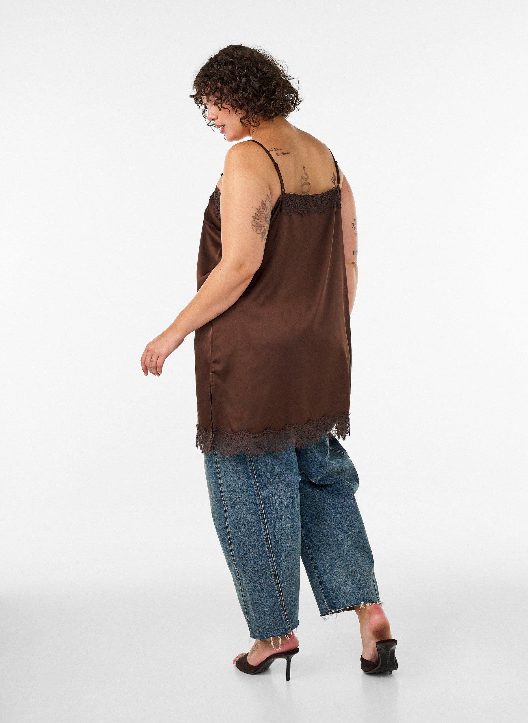 ZizzifashionLong satin top with lace edges, Brown, Model image number 2
