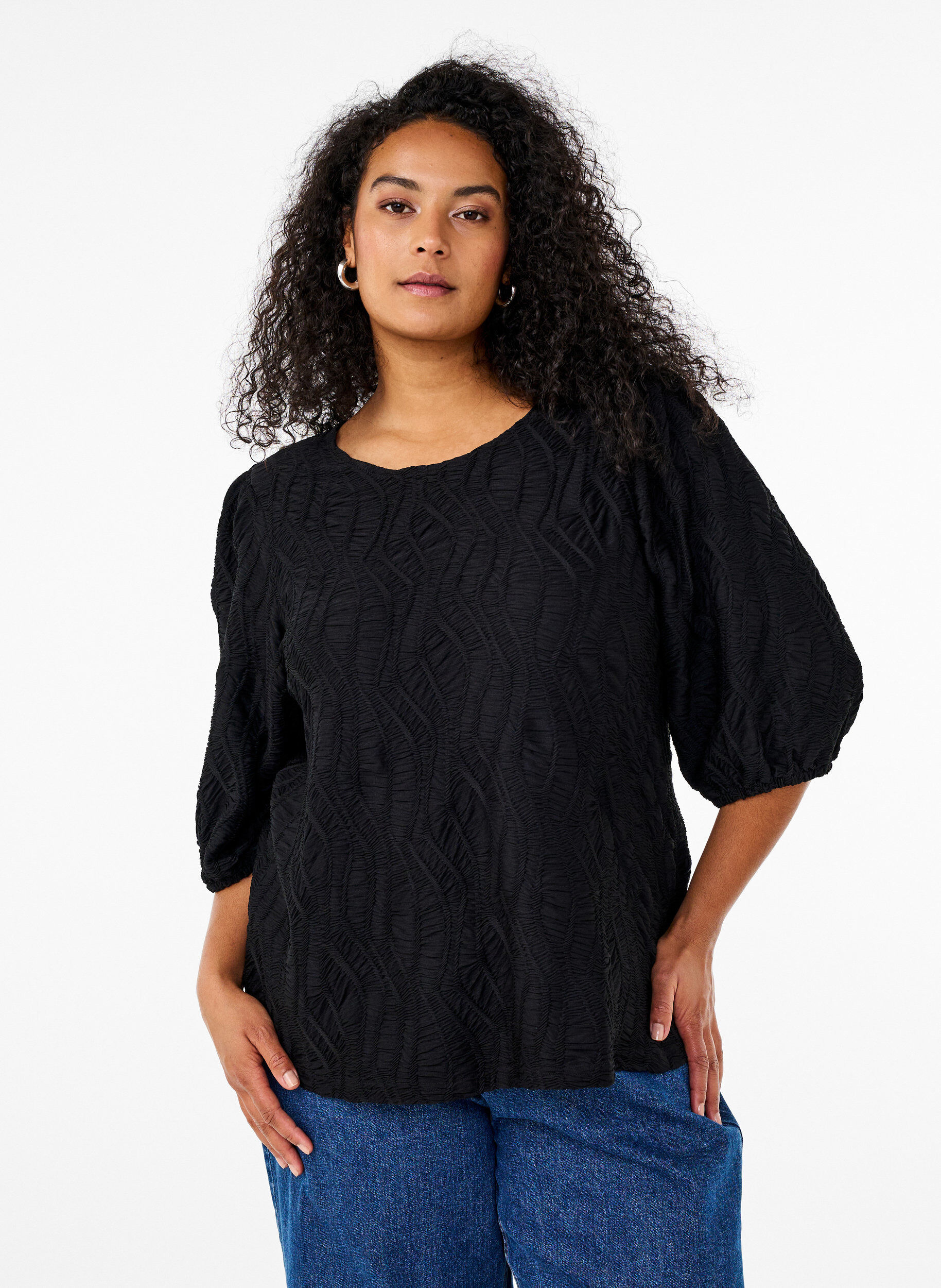 Blouse with texture and 3/4 sleeves, Black, Model