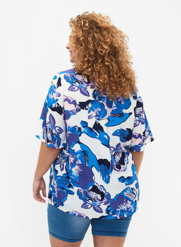 Short-sleeved viscose blouse with print, Bright White AOP LE, Model image number 1