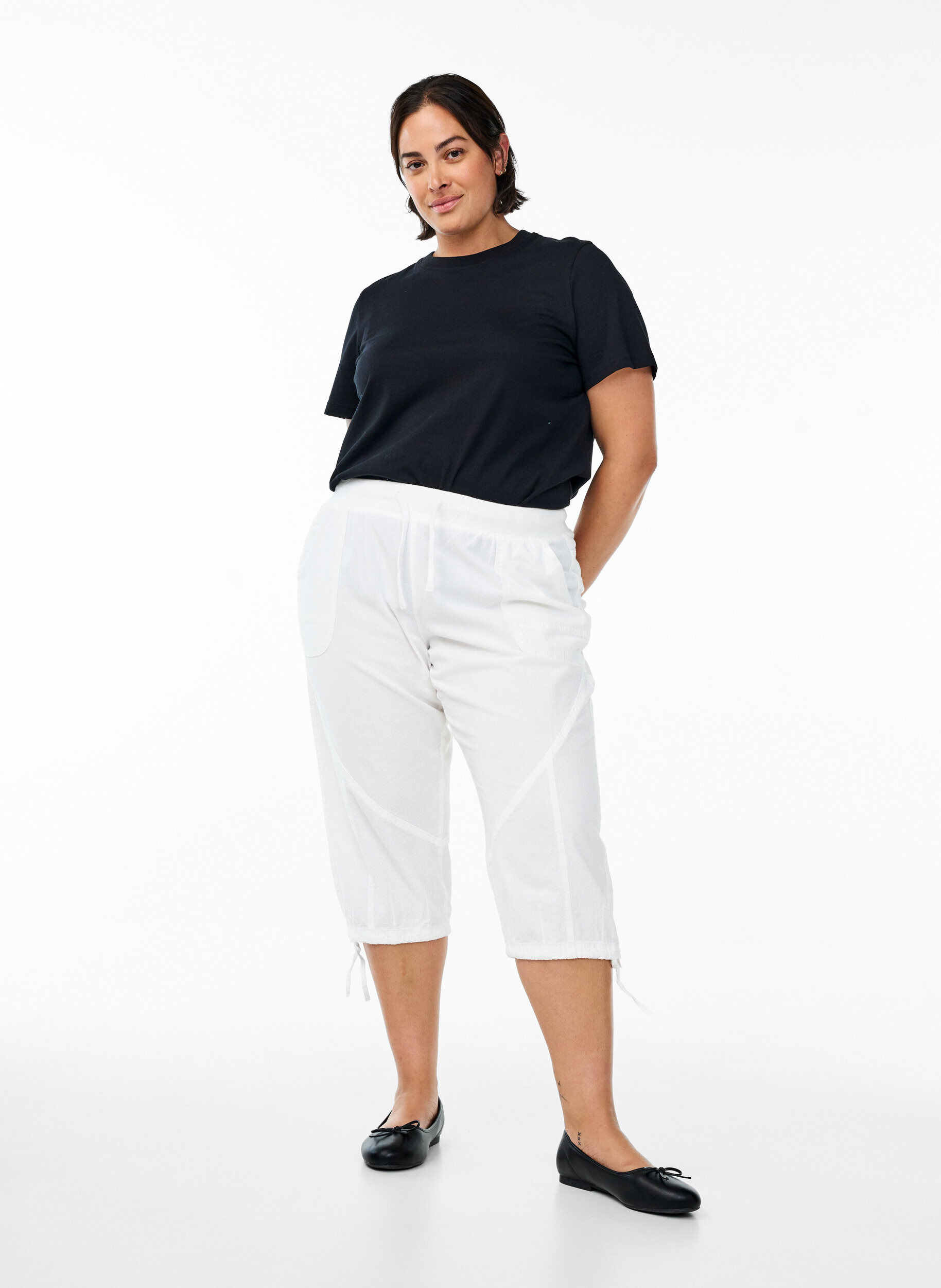 Cotton Capri trousers , White, Model