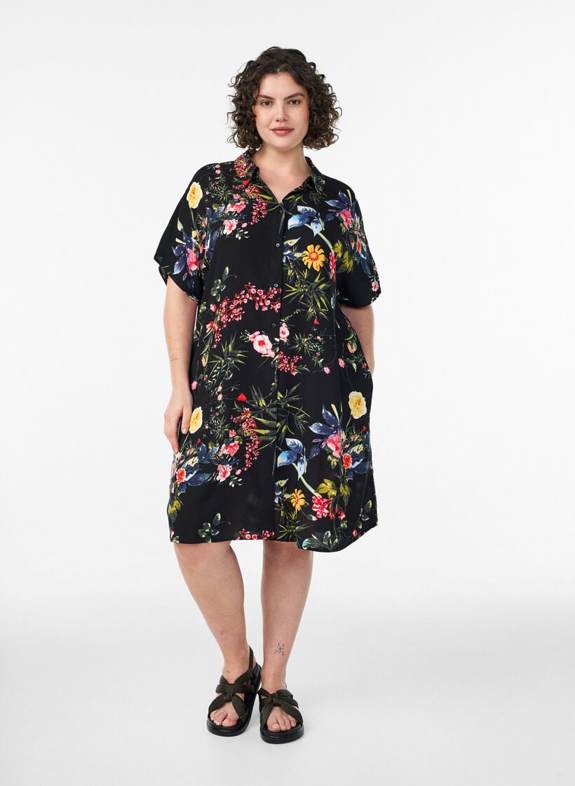 Loose-fitting long shirt in viscose, Black, Model image number 0