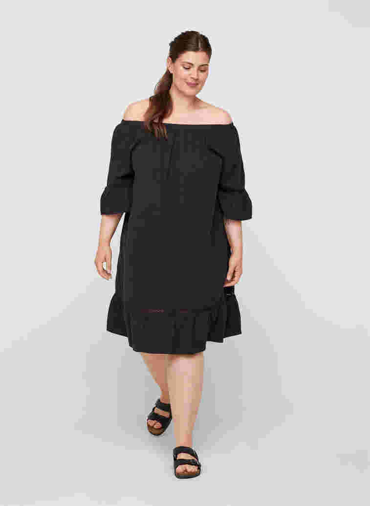 Cotton dress with lace ribbon and short sleeves, Black, Model
