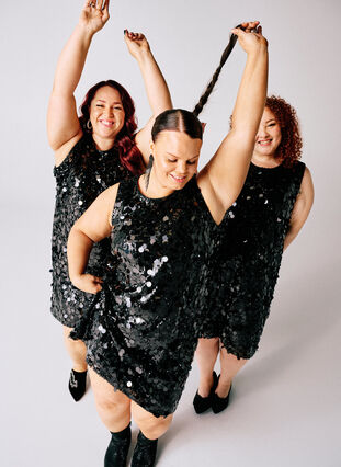 Short sequin dress - Black - Sz. 40-64 - Zizzifashion Short sequin dress - Black - Sz. 40-64 - Zizzifashion