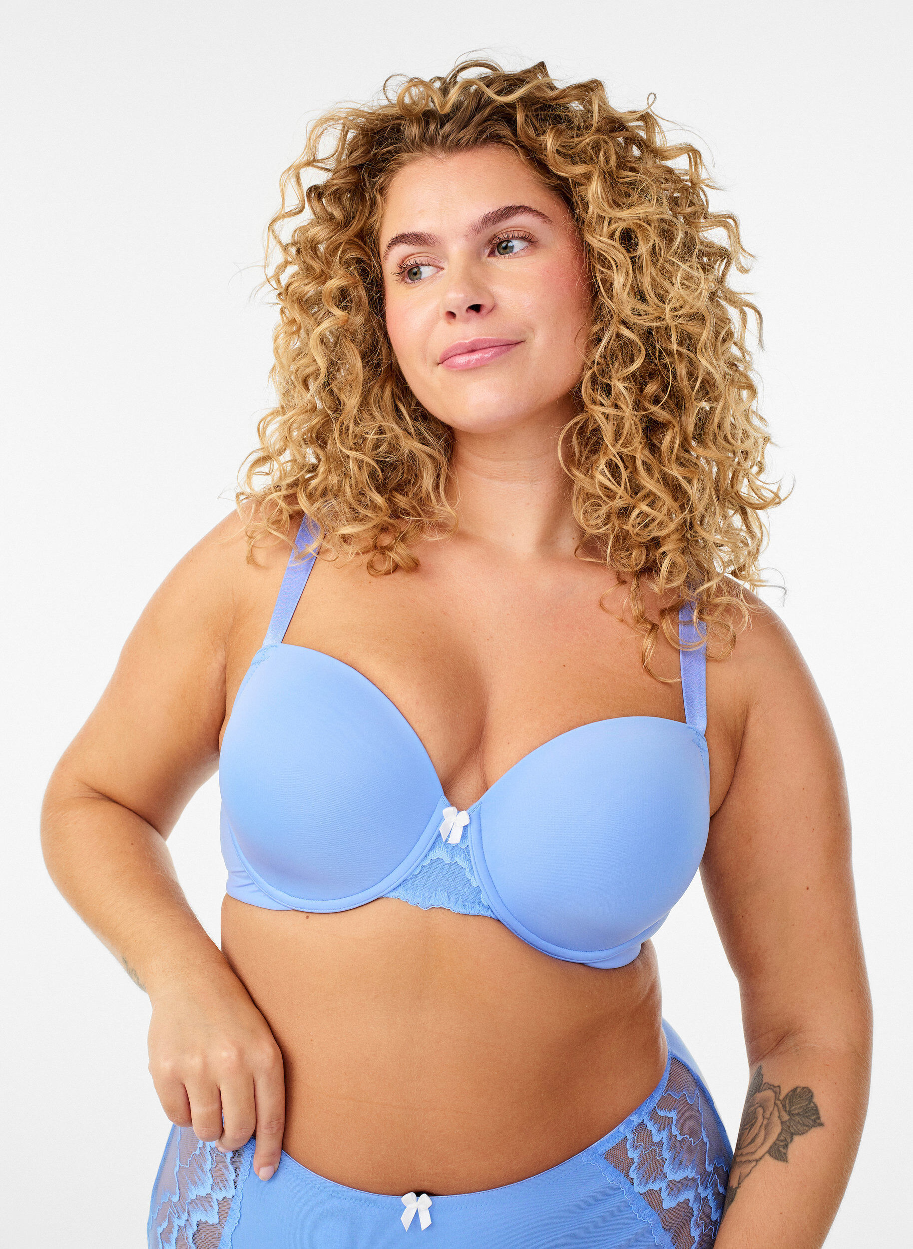 Moulded microfibre bra with lace detail and bow, Blue, Model