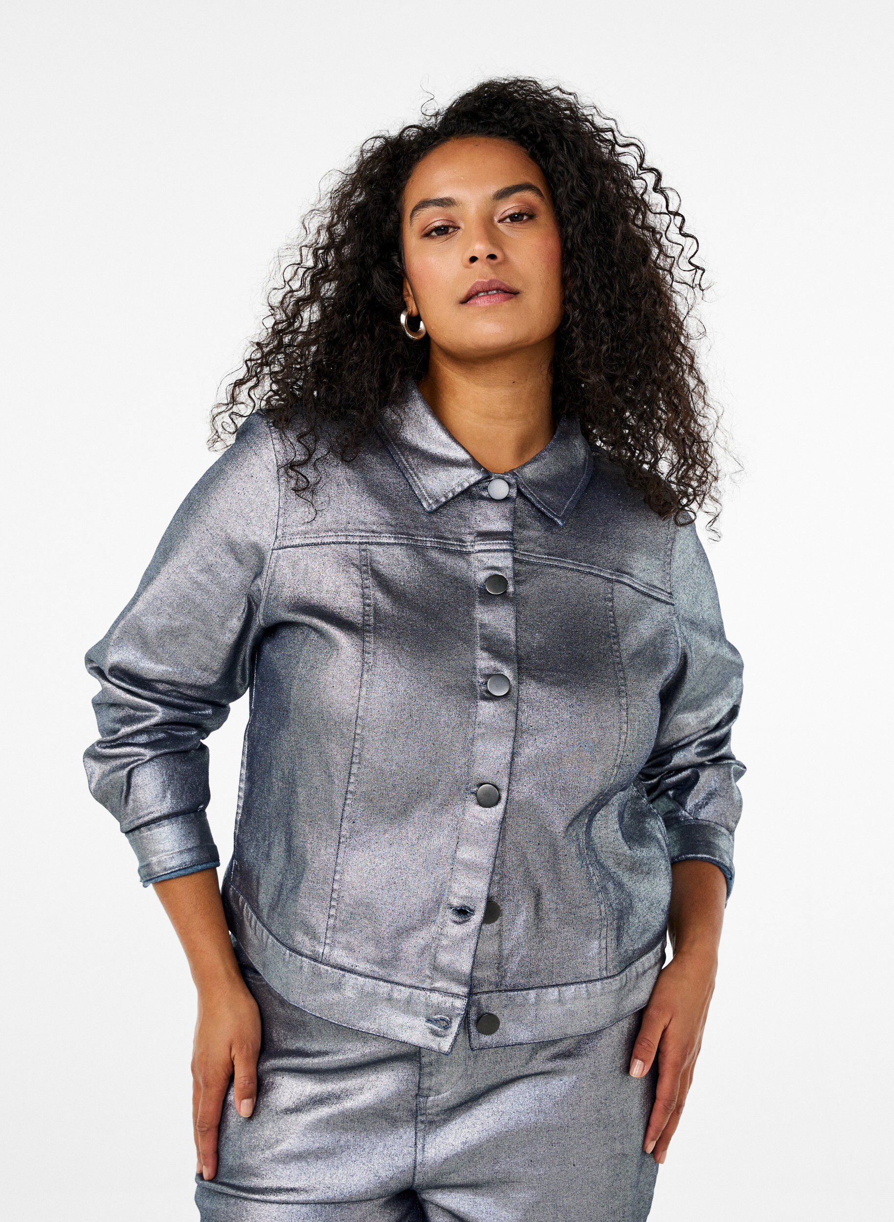 Zizzifashion Short silver-coated denim jacket, Gun Silver, Model image number 0