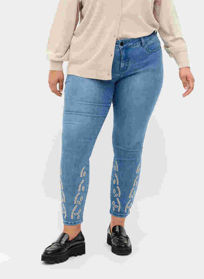 Cropped Emily jeans with embroidery, Blue denim, Model image number 2