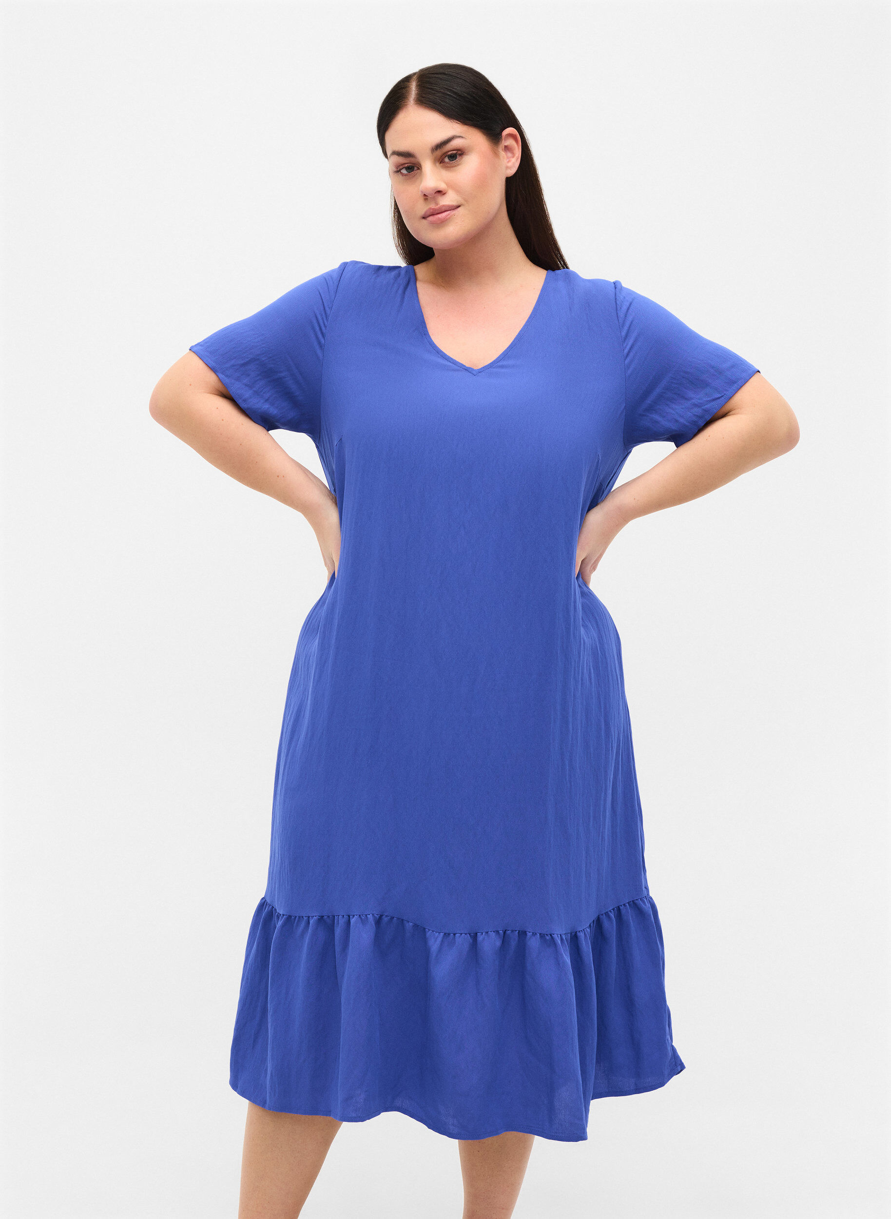 Zizzifashion Short-sleeved viscose dress with v-neck, Dazzling Blue, Model image number 0