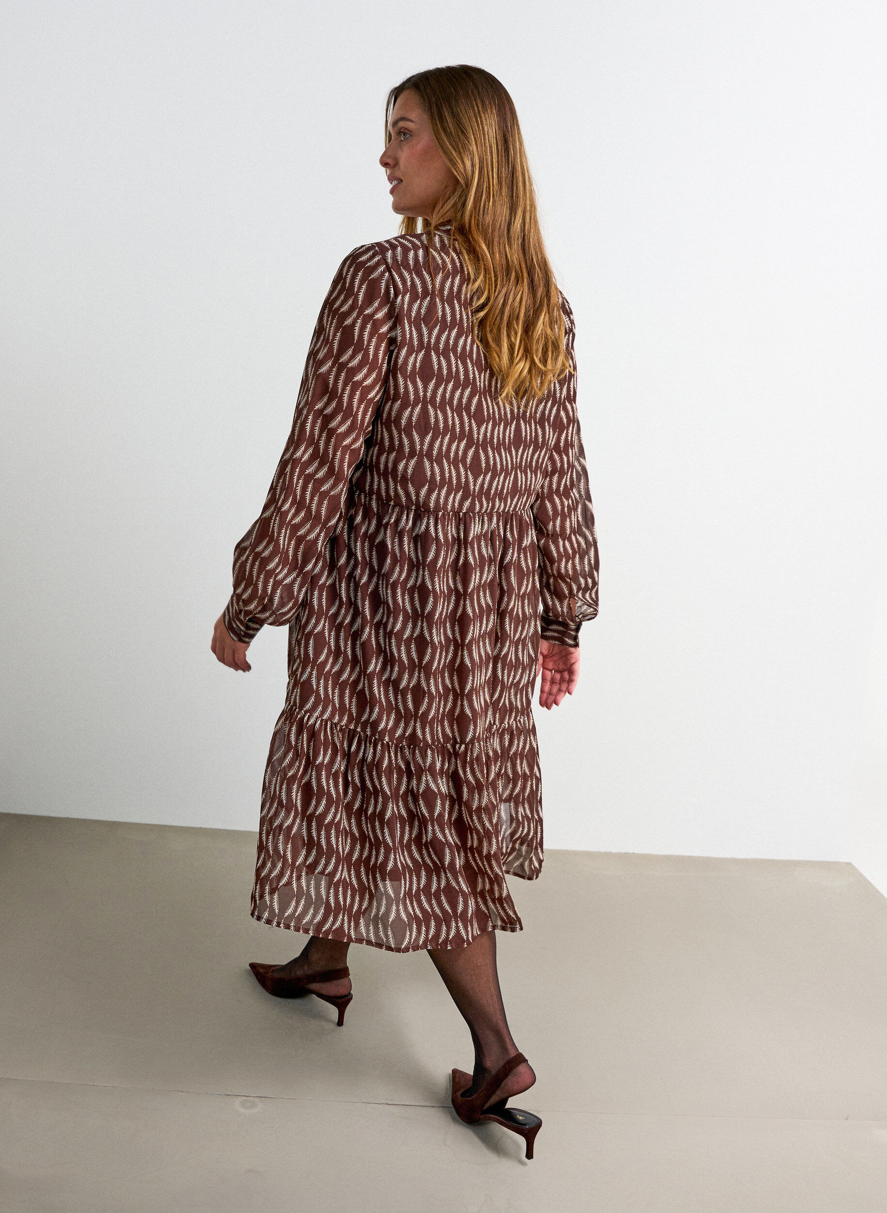 ZizzifashionDress with all-over print and a ruffle layer, Brown, Model image number 1