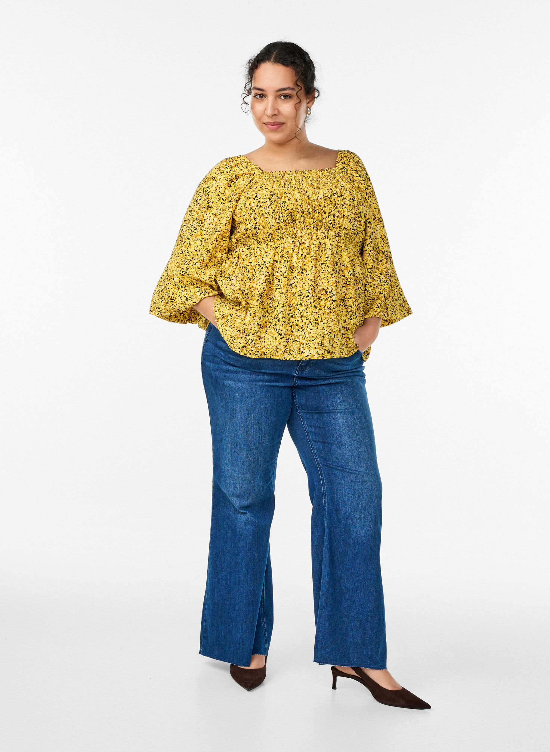 ZizzifashionBlouse with smock and square neckline, Yellow, Model image number 1