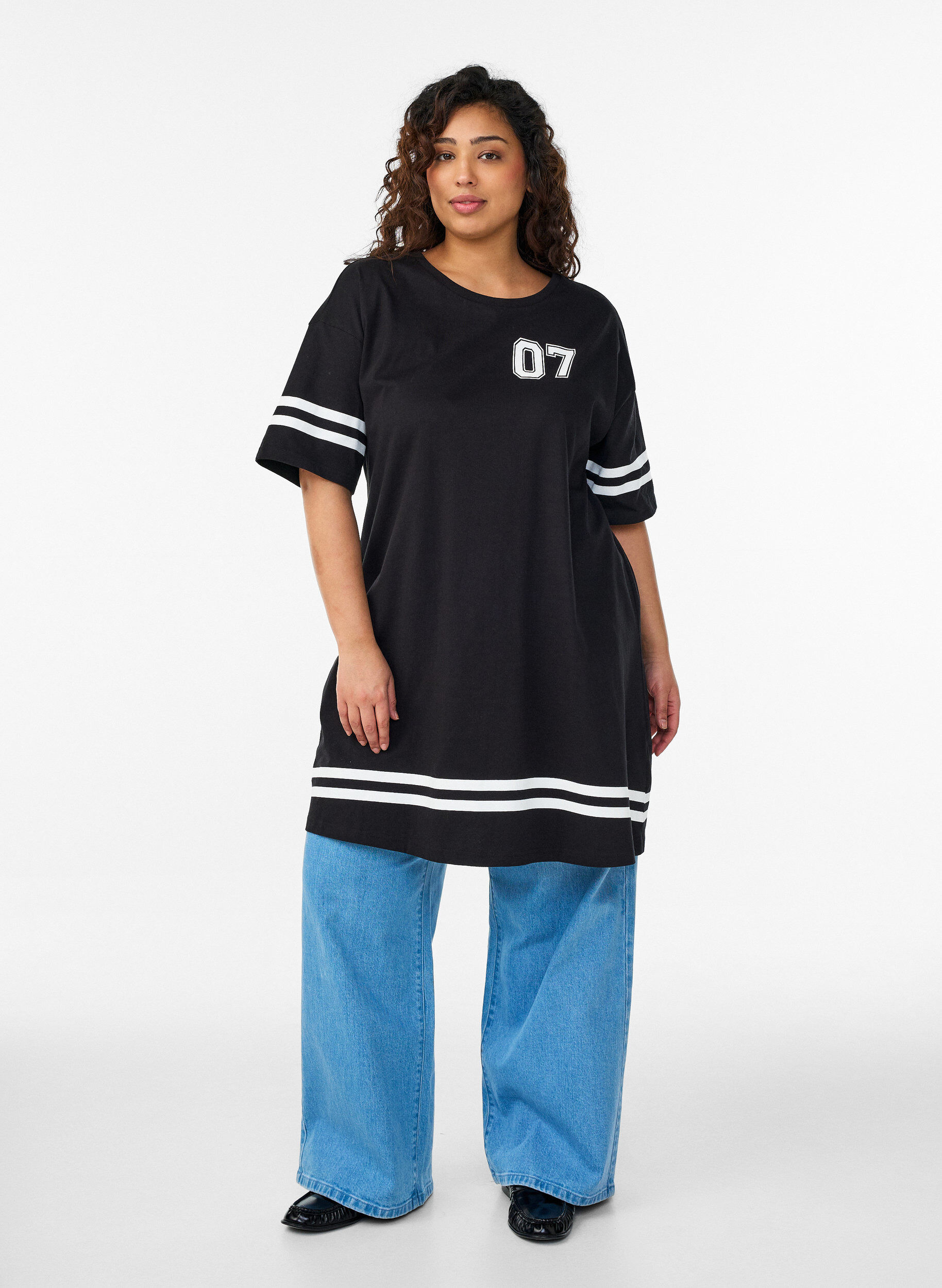 Zizzifashion Short T-shirt dress with sporty details, Black, Model image number 1