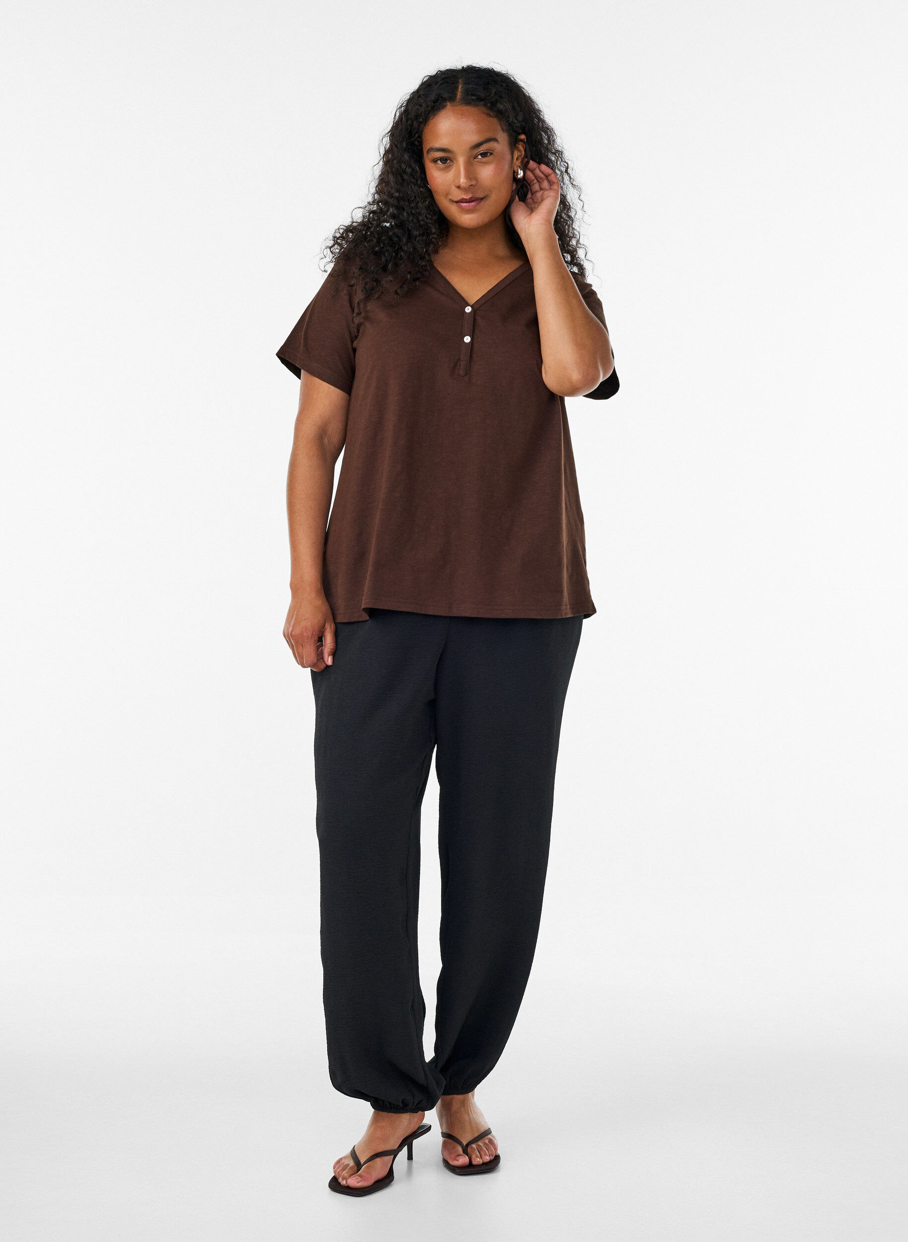 ZizzifashionT-shirt with button detail, Brown, Model image number 1