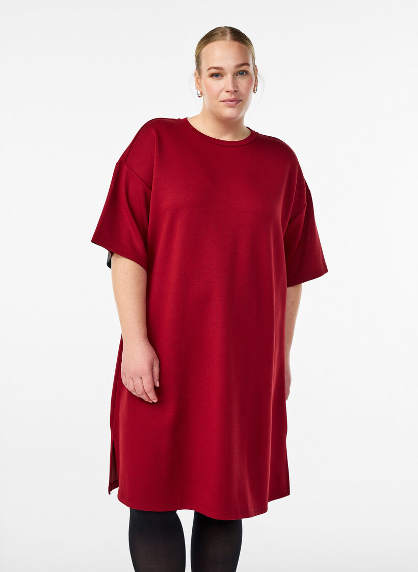 T-shirt dress in jersey with side slits, Red, Model image number 0