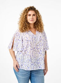 V-neck short sleeve blouse with floral print, Sand Verbena AOP, Model