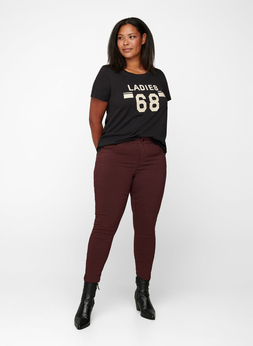 Slim fit trousers with pockets, Dark Bordeaux, Model image number 1