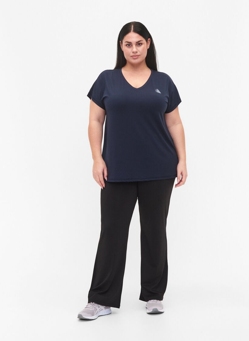 Loose training t-shirt with v-neck, Blue, Model image number 1