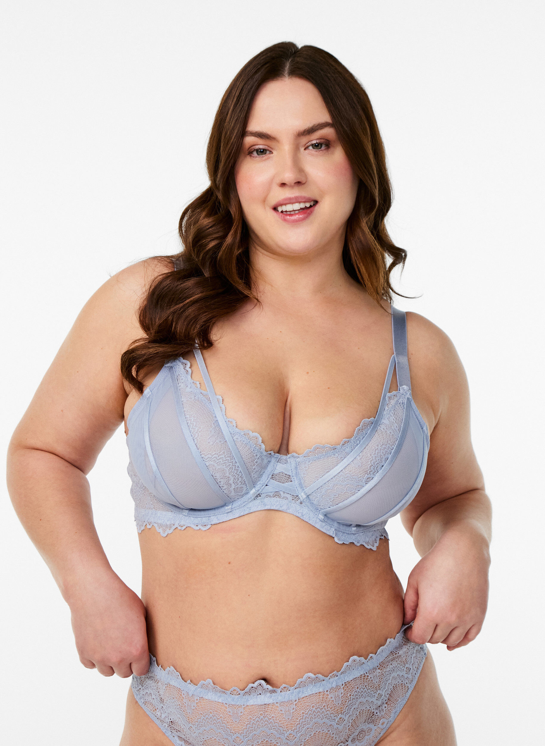 Full-coverage bra with lace and string details, Light Blue, Model