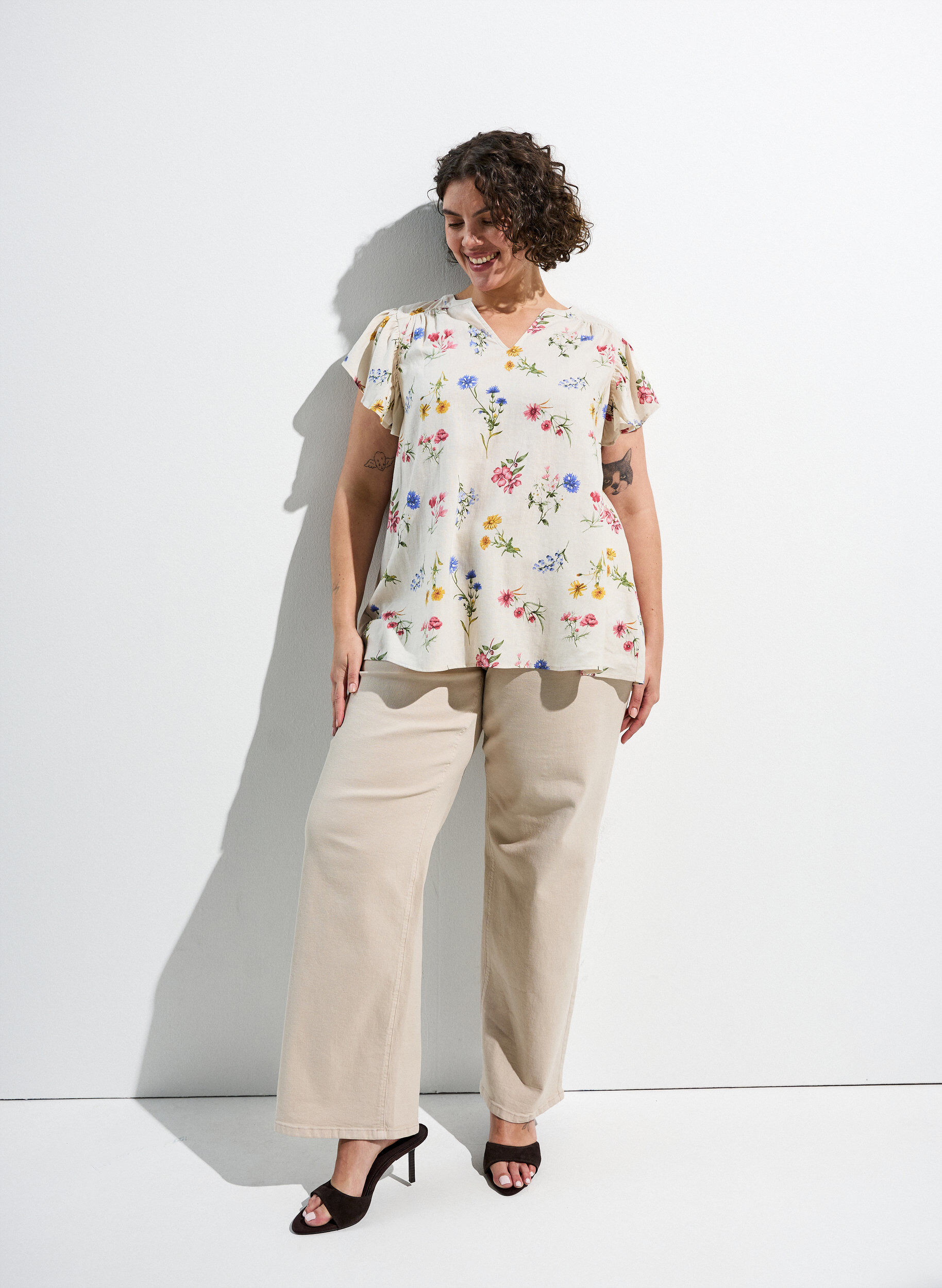 ZizzifashionViscose and linen blouse with ruffle sleeves, Beige, Image image number 0