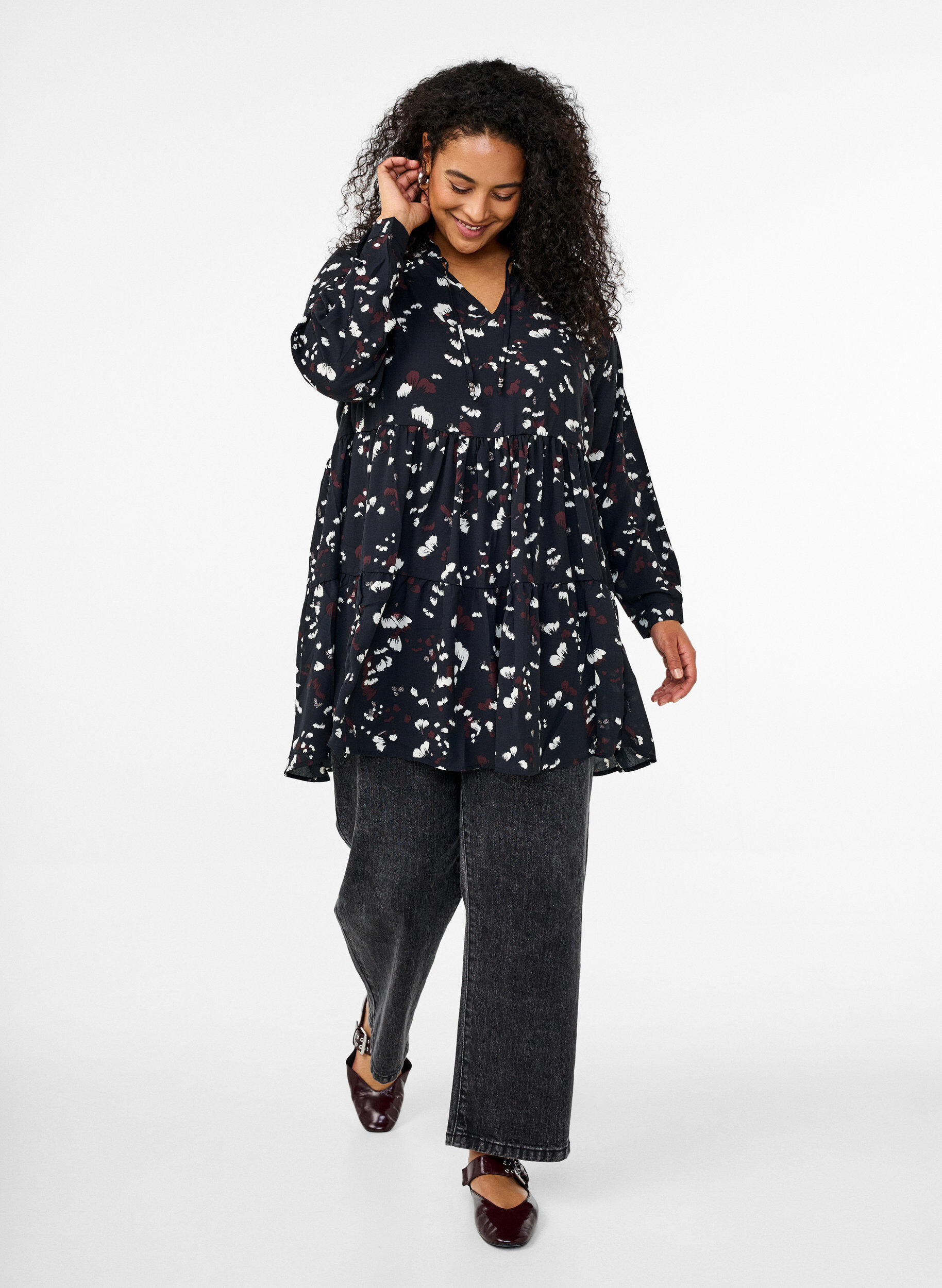 Zizzifashion Tunic with print and ruffled collar, Black AOP Print, Model image number 2