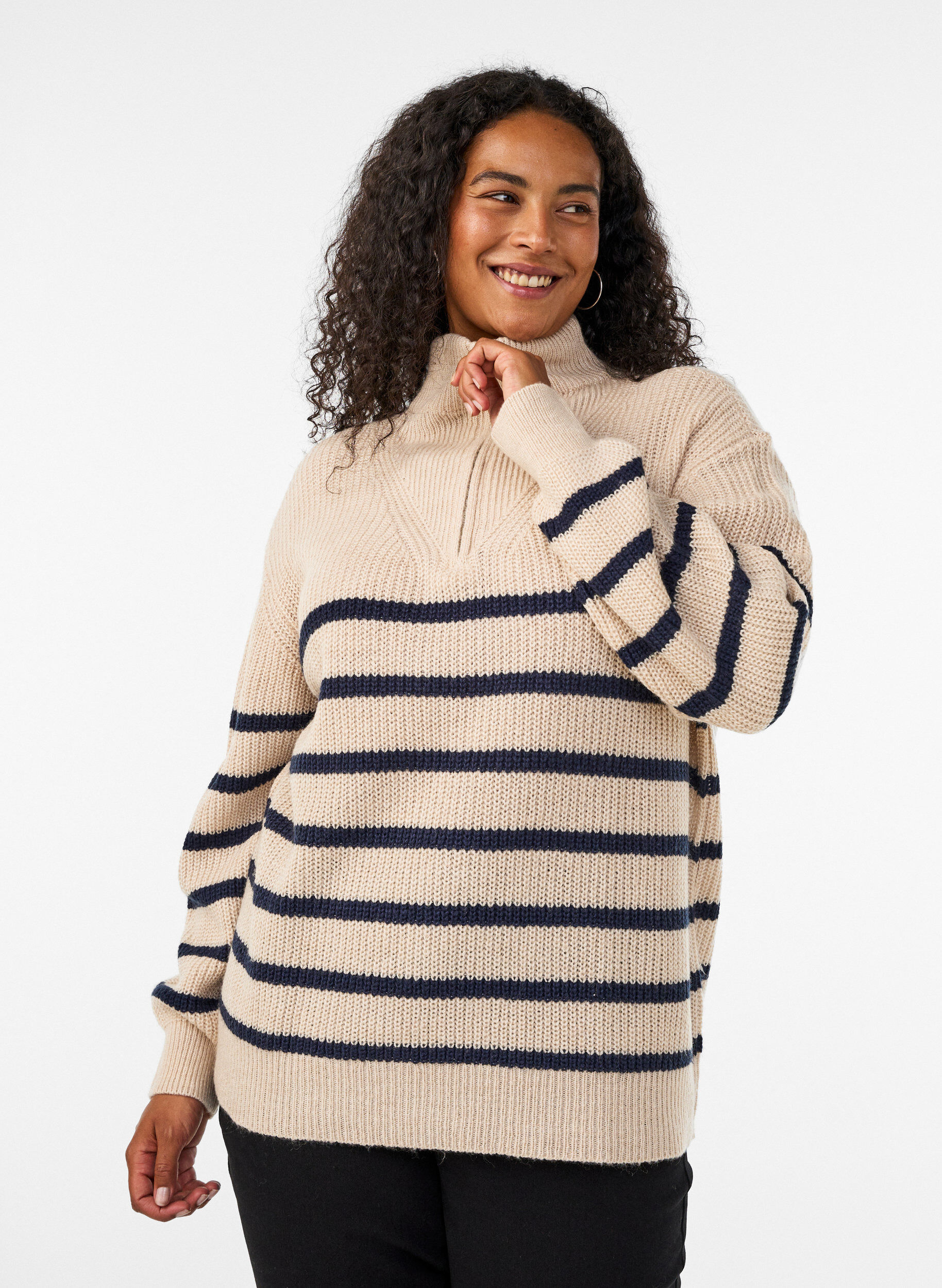 Knitted sweater with high neck and zipper, Vanilla, Model
