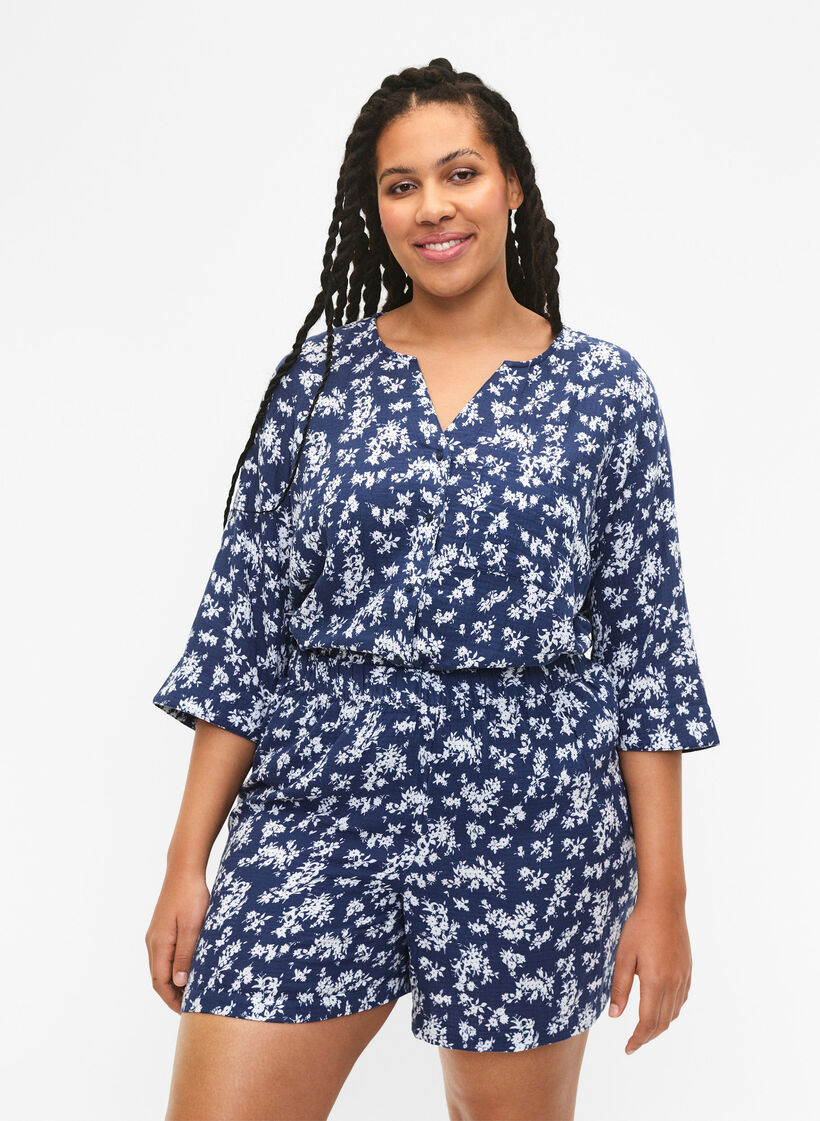 Floral cotton night shorts, V. Indigo Flower AOP, Model image number 0