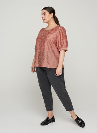 Blouse with 2/4 puff sleeves and a tone-on-tone pattern, Rose Smoke, Model image number 2