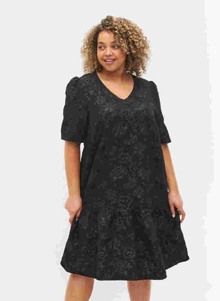 Short-sleeved v-neck dress with floral texture, Black, Model image number 0