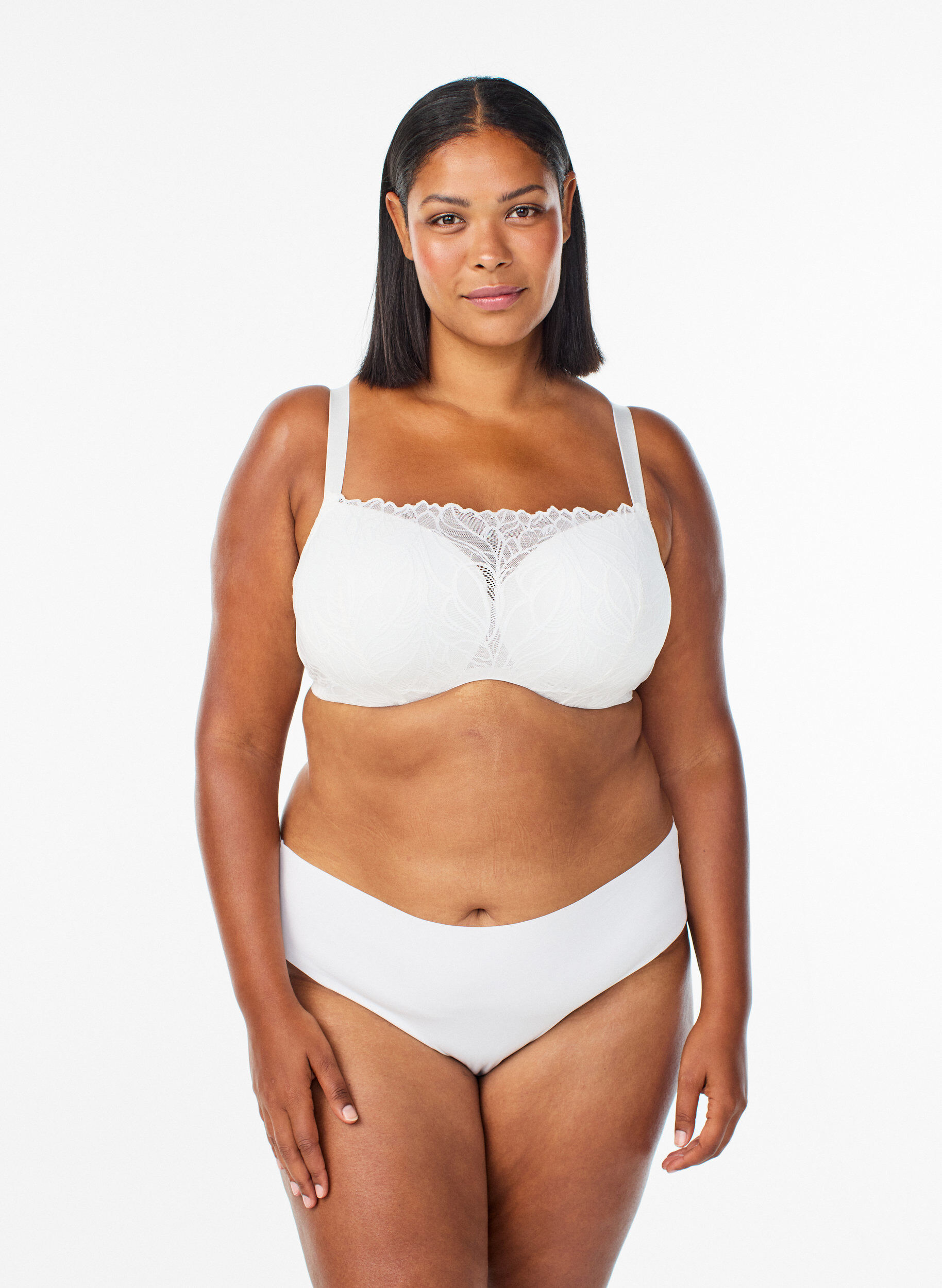 Zizzifashion Moulded underwired bra with lace detail, White, Model image number 1