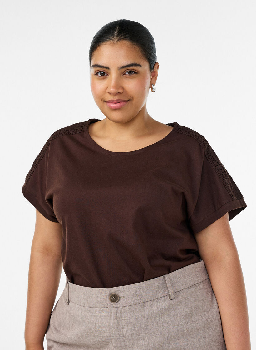 Cotton T-shirt with crochet detail, Brown, Model image number 0