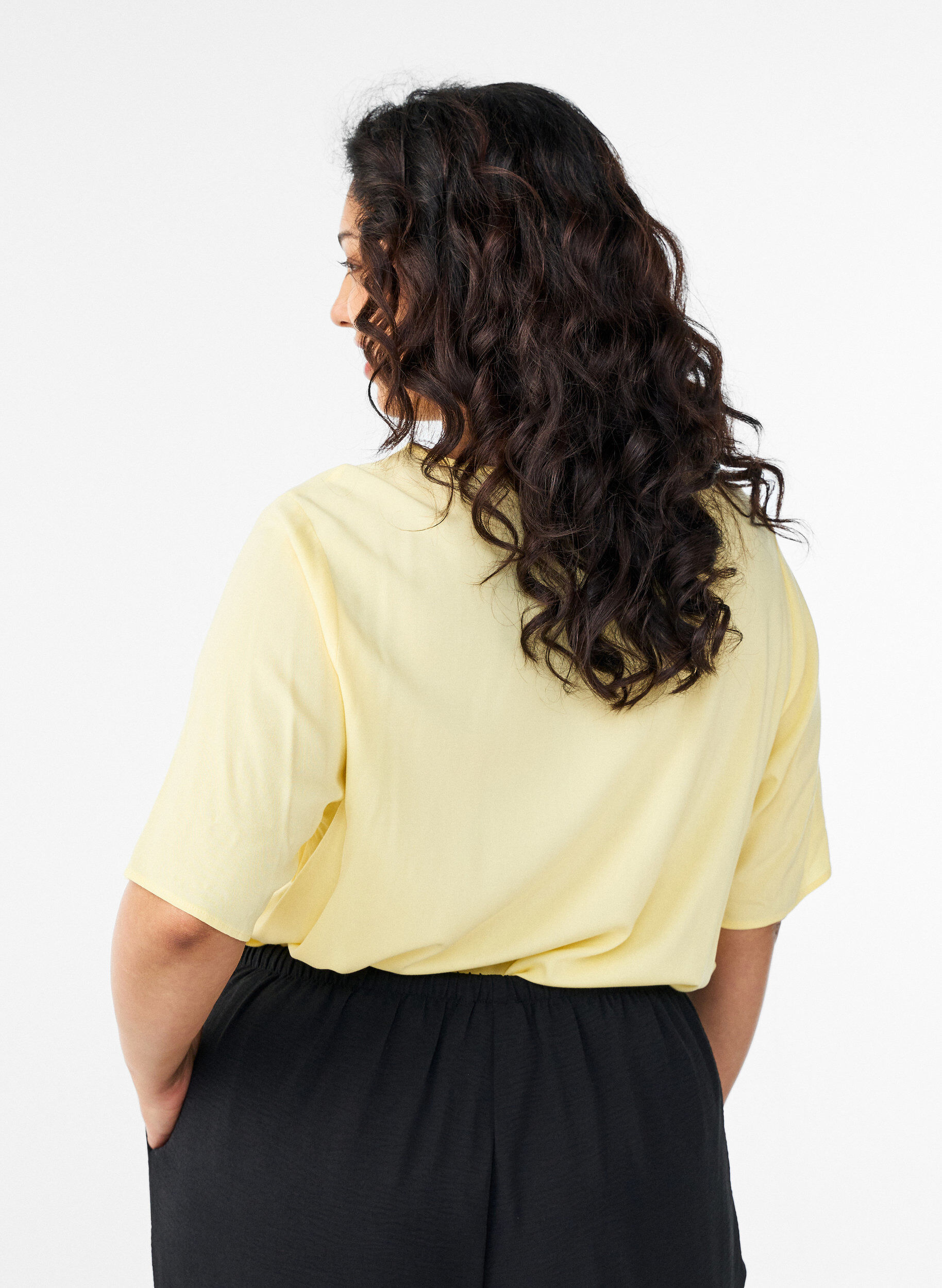 ZizzifashionShort-sleeved woven blouse with round neck, Yellow, Model image number 2