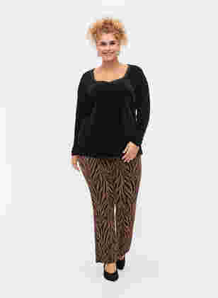 Patterned trousers with glitter, Black Lurex AOP, Model