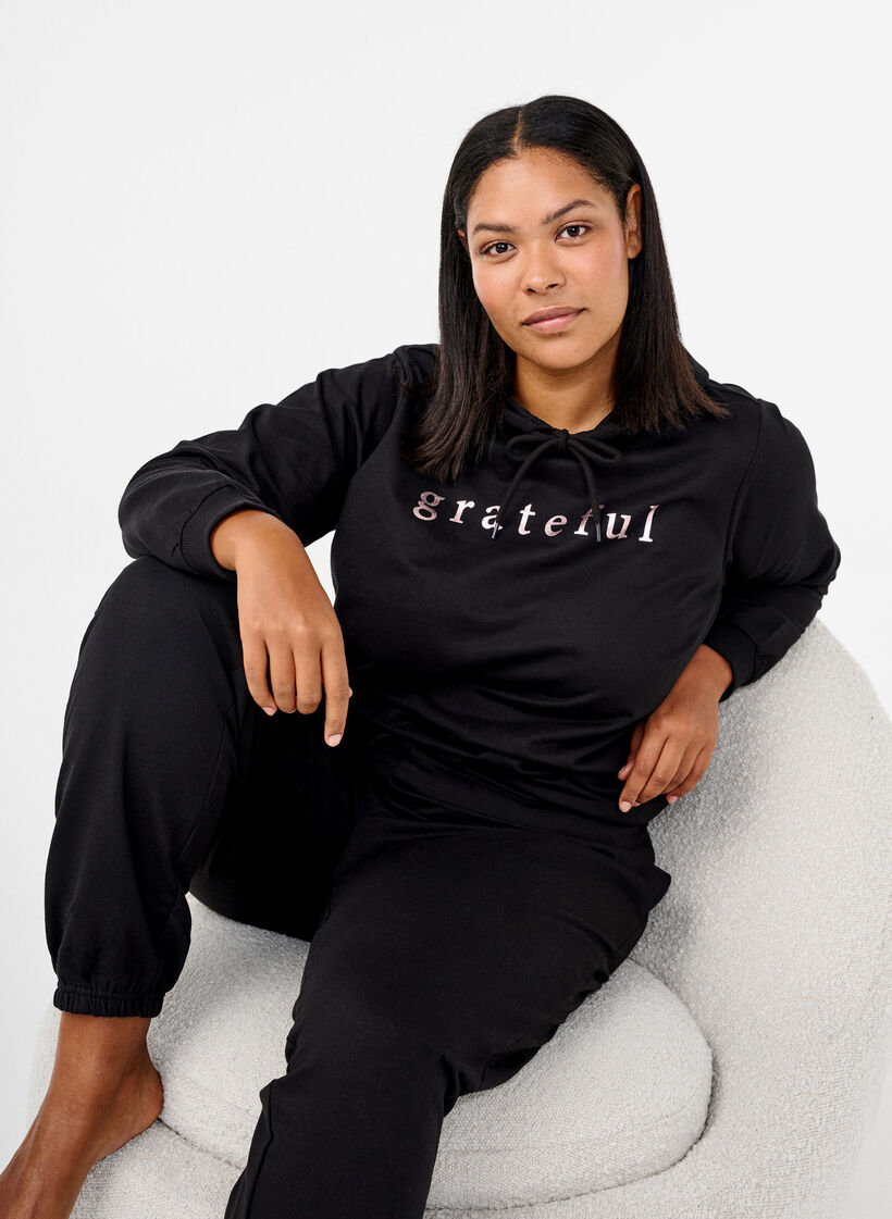 Sweatshirt with hood and print, Black, Image image number 0